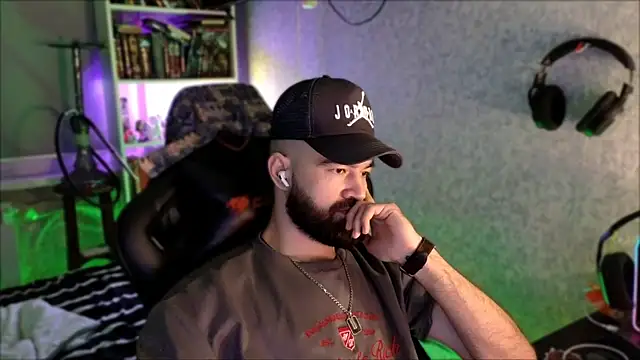 _Serious_Man webcam