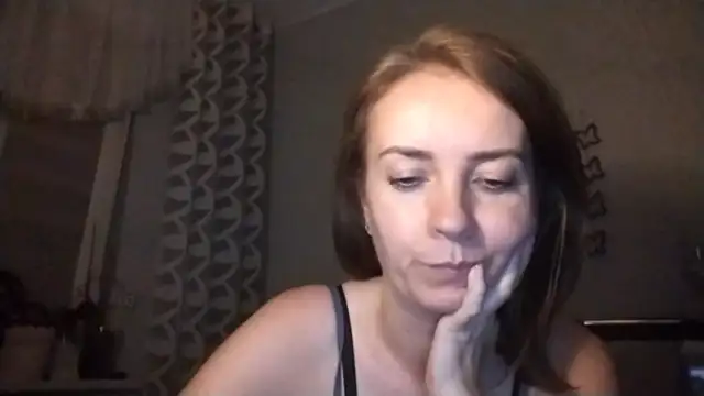 JenniferAlone webcam