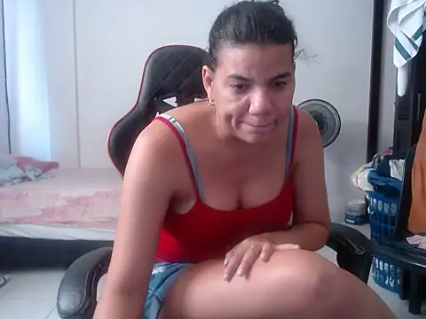 Adriana_0312 live cam on StripChat