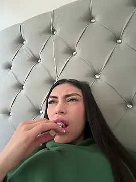 Bonny_Eva live cam on StripChat