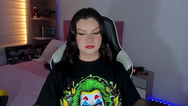 OphelianaRose33 live cam on StripChat