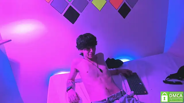 AmethystShadow17 webcam
