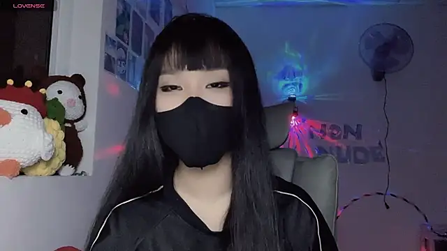 Tieu-May live cam on StripChat