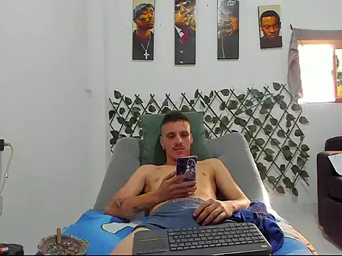 Latins_Boss webcam