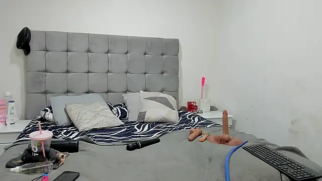 Doja_Peach webcam