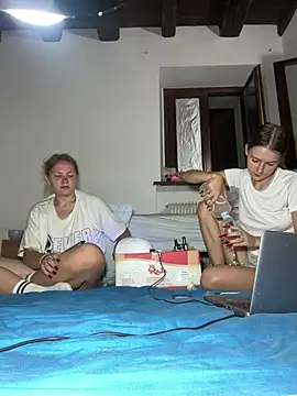 ella_maya webcam