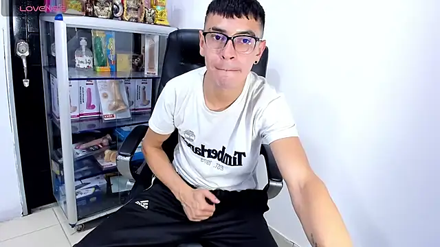 Alexx_bigcockk webcam
