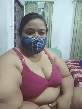 momo_loves webcam