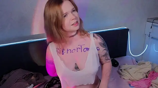 AliseKitt webcam