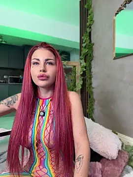 NaomyFlame webcam