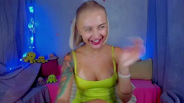 YourLizzyDoll webcam