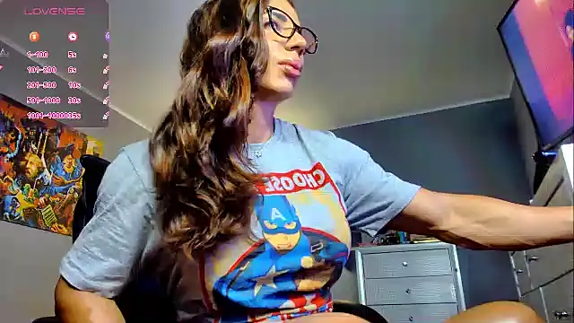 Alesyamuscledoll@xh webcam