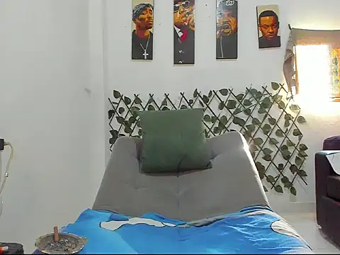Latins_Boss webcam
