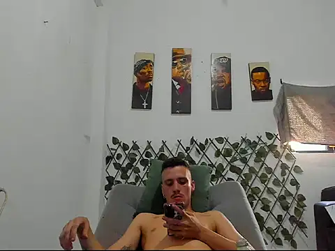 Latins_Boss webcam