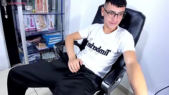 Alexx_bigcockk webcam