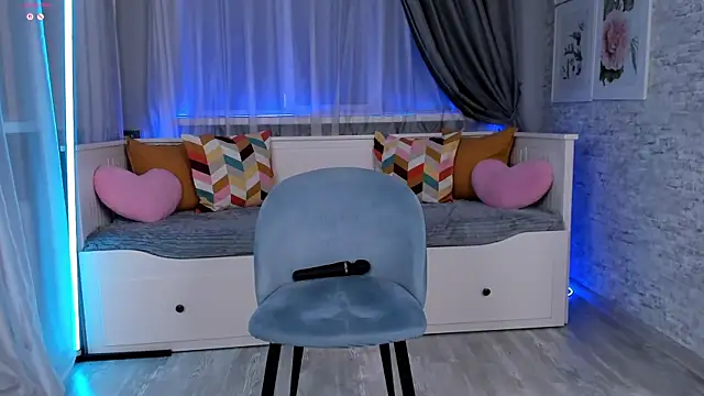 LeyaAtwood webcam