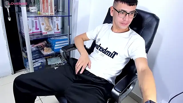 Alexx_bigcockk webcam