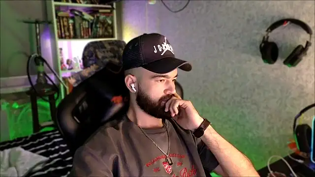 _Serious_Man webcam