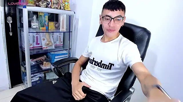 Alexx_bigcockk webcam