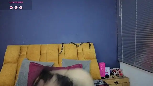 KendraaSimons webcam