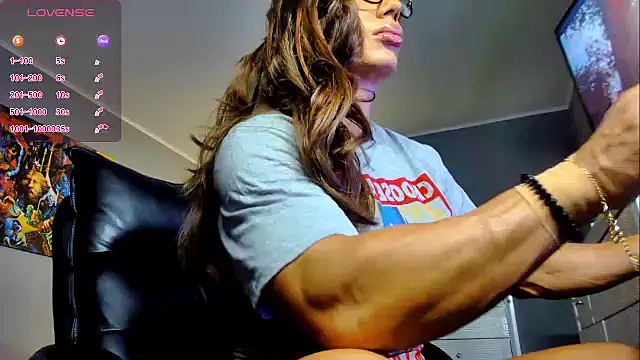 Alesyamuscledoll@xh webcam