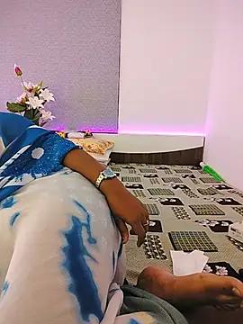 LoveLy-Soneya webcam