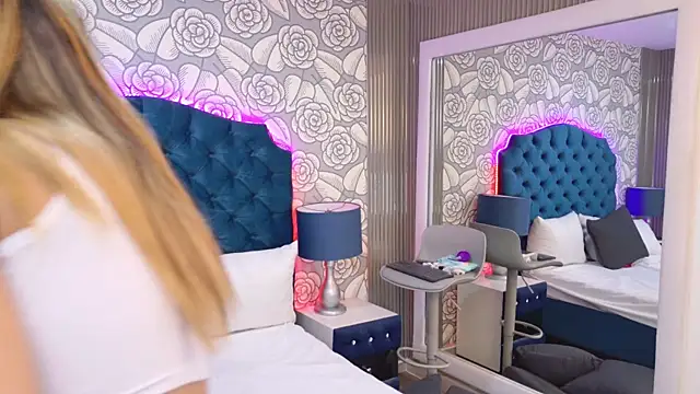 VioletSweetts webcam