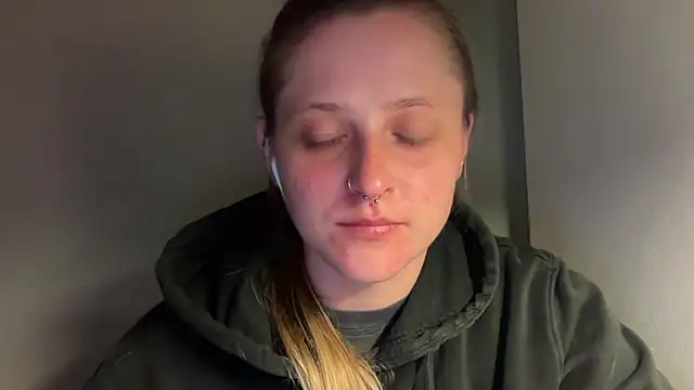 LeaWetGirl webcam