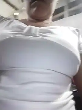 Lina_990 webcam