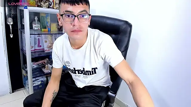 Alexx_bigcockk webcam
