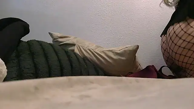 Alicethickpeach webcam
