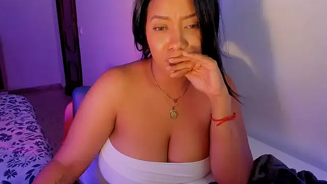 NicolePasqualott webcam