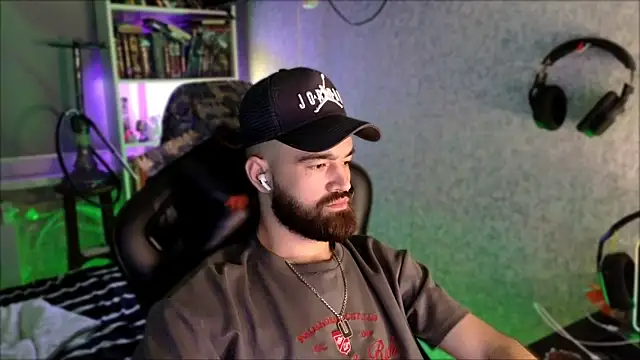 _Serious_Man webcam