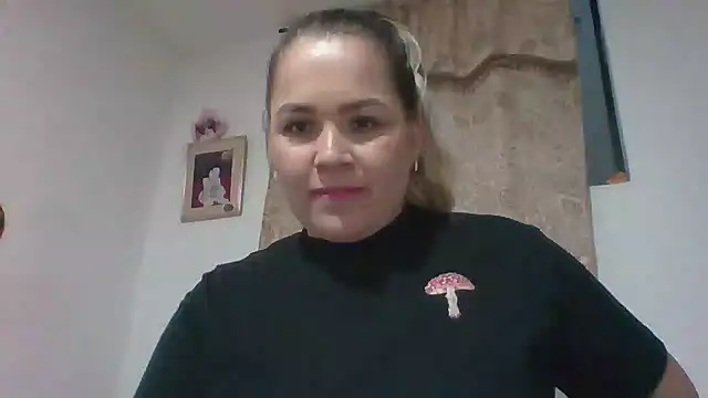 Aly_Rivas webcam