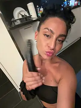 AyshaShirin webcam