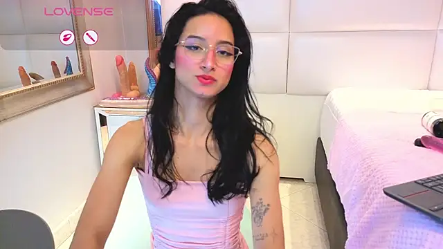 Sharlott_Luxe webcam