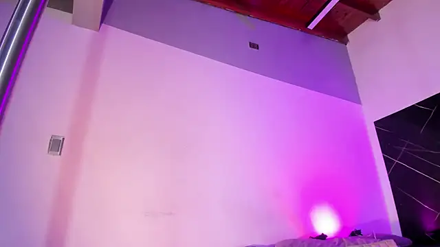 Aylaa_velt webcam