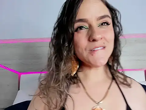 GinnaGrece webcam