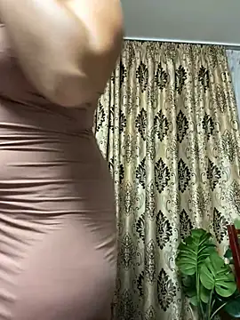 NadiraNoor webcam