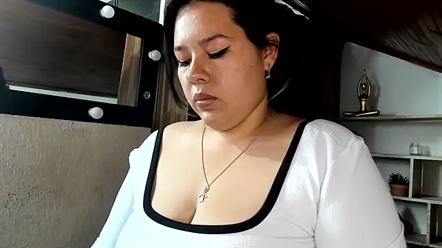LinaBrowm webcam
