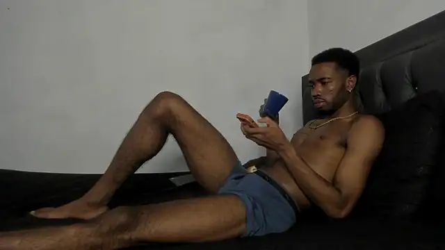 Kofi_exotic_2 webcam