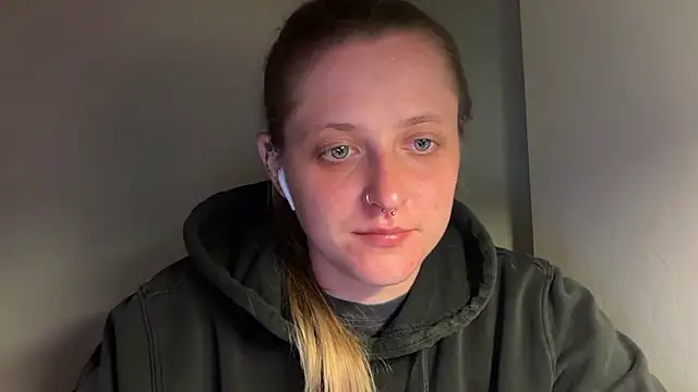 LeaWetGirl webcam