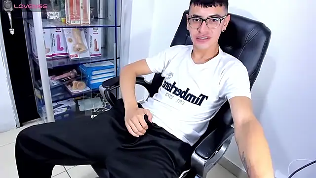 Alexx_bigcockk webcam