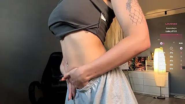 SoftnessMila webcam