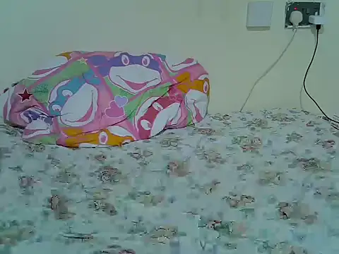 creamy_val webcam
