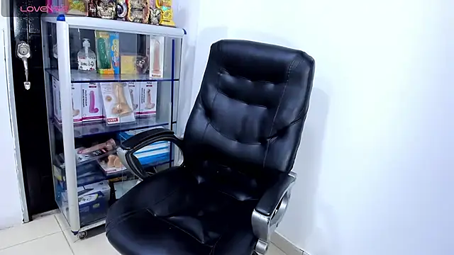 Alexx_bigcockk webcam