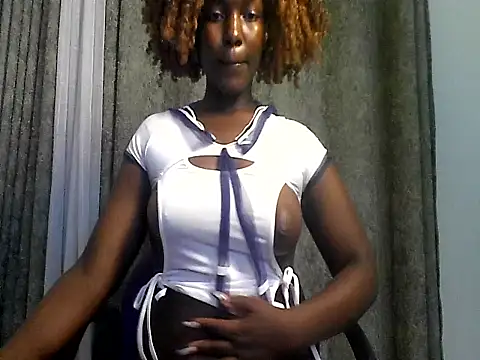 MoonlighMaya webcam