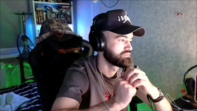 _Serious_Man webcam