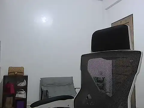 XxSensationSelena18 webcam