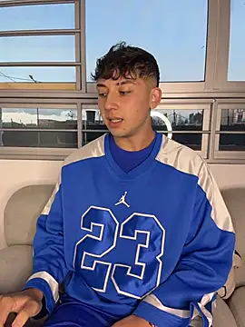 oliver_k (M twink) - cock helicopter + spank ass x5